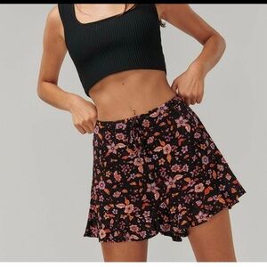 Floral Linen Blend Shorts Sz 8 S\M Ghanda PriceFirm!